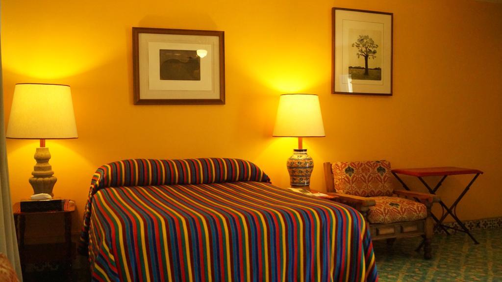 Casa De Las Flores Bed & Breakfast Tlaquepaque Ruang foto