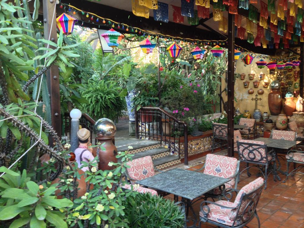 Casa De Las Flores Bed & Breakfast Tlaquepaque Bagian luar foto