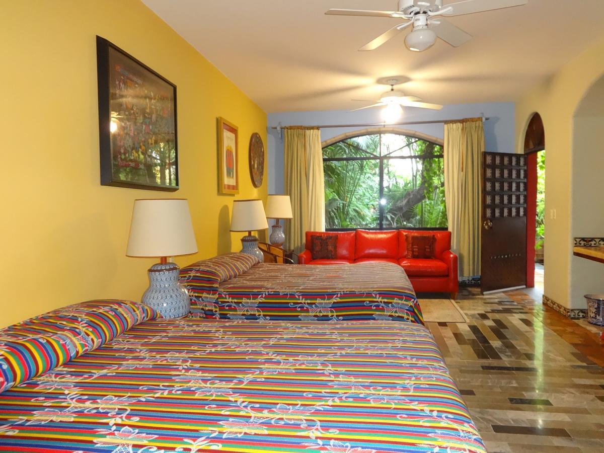 Casa De Las Flores Bed & Breakfast Tlaquepaque Bagian luar foto