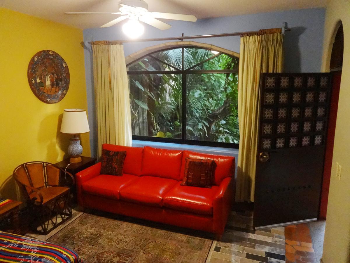 Casa De Las Flores Bed & Breakfast Tlaquepaque Bagian luar foto