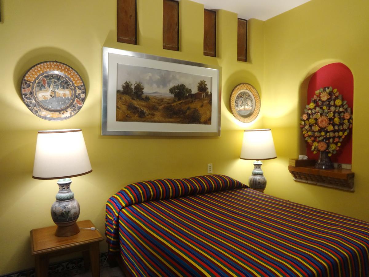 Casa De Las Flores Bed & Breakfast Tlaquepaque Bagian luar foto