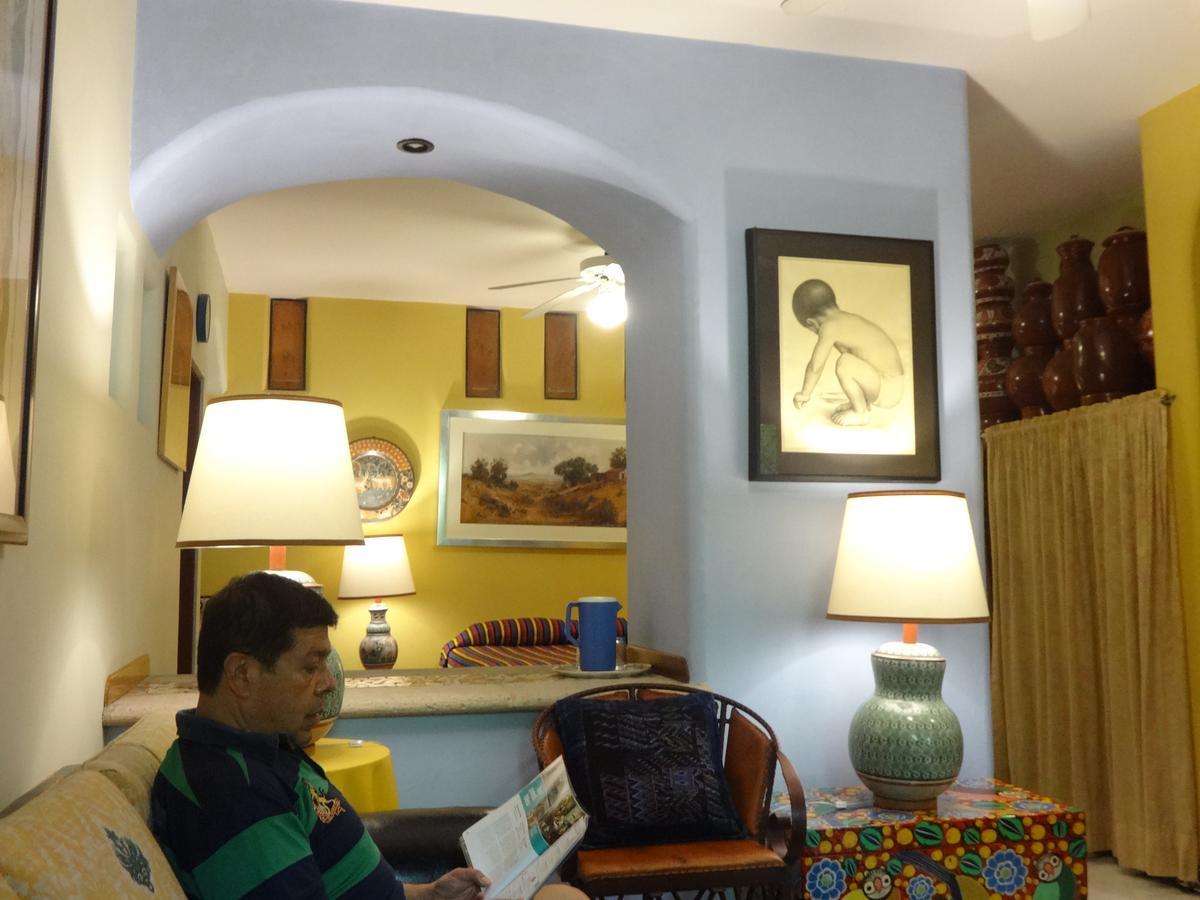Casa De Las Flores Bed & Breakfast Tlaquepaque Bagian luar foto