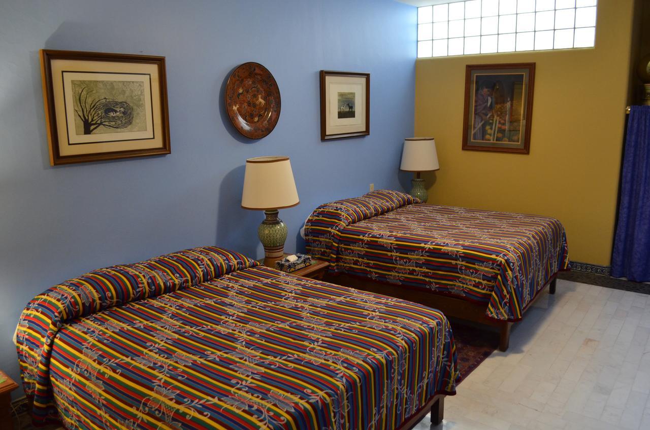 Casa De Las Flores Bed & Breakfast Tlaquepaque Bagian luar foto