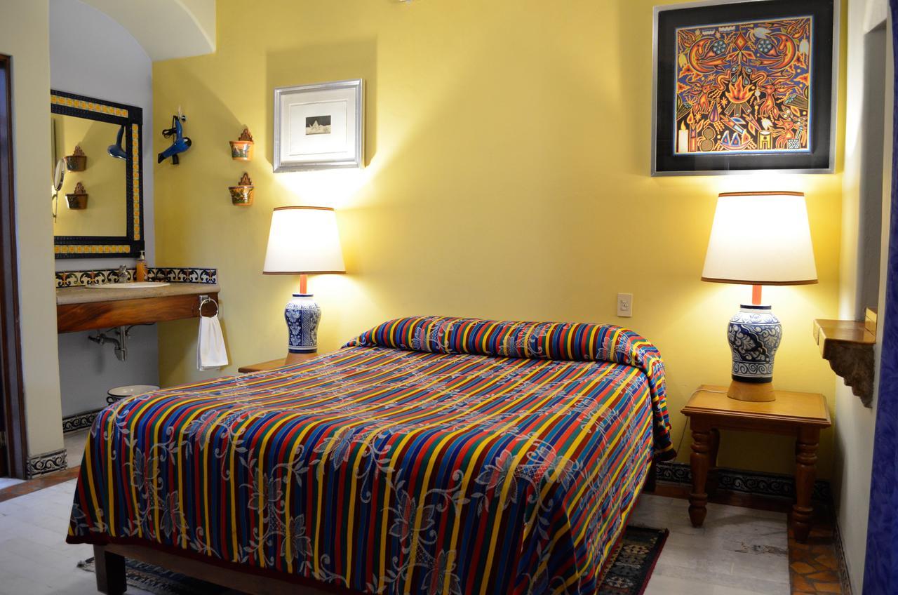 Casa De Las Flores Bed & Breakfast Tlaquepaque Bagian luar foto