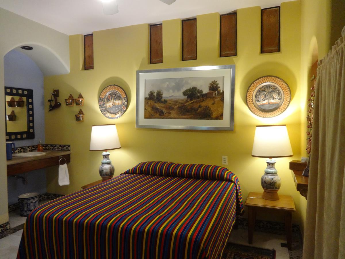 Casa De Las Flores Bed & Breakfast Tlaquepaque Bagian luar foto